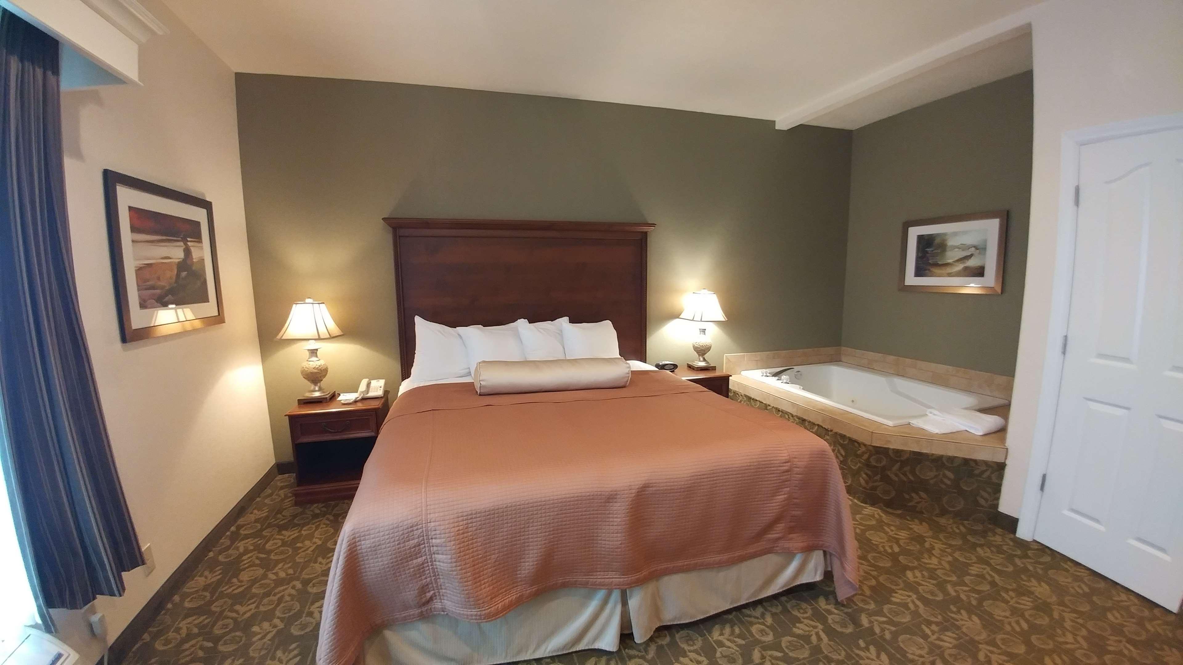 Western Salbasgeon & Hotel Reedsport